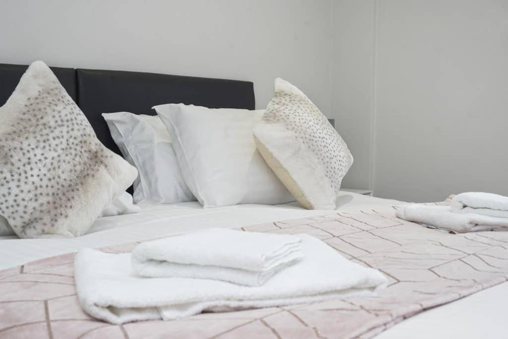 Flat 3 Bridge House Apartman Staines-upon-Thames Kültér fotó